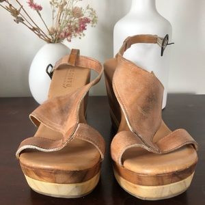 Bed Stu wooded sandal wedges